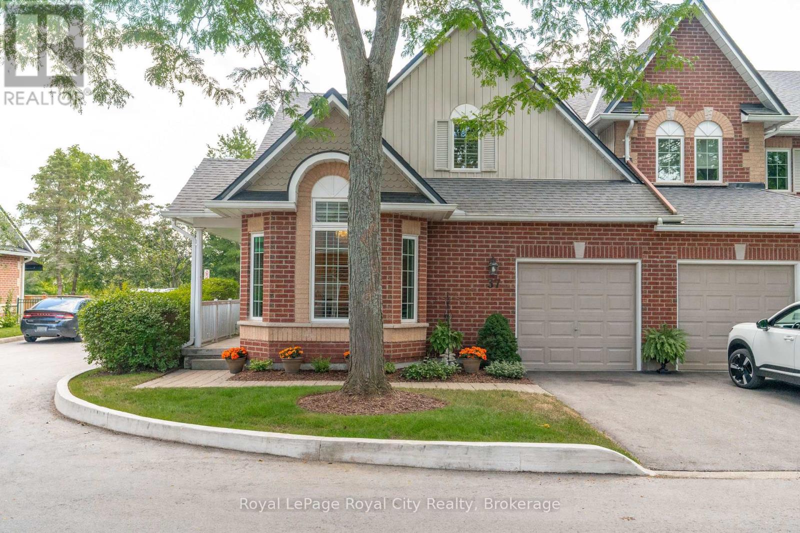 37 - 60 Ptarmigan Drive, Guelph, Ontario  N1C 1E5 - Photo 2 - X13752024