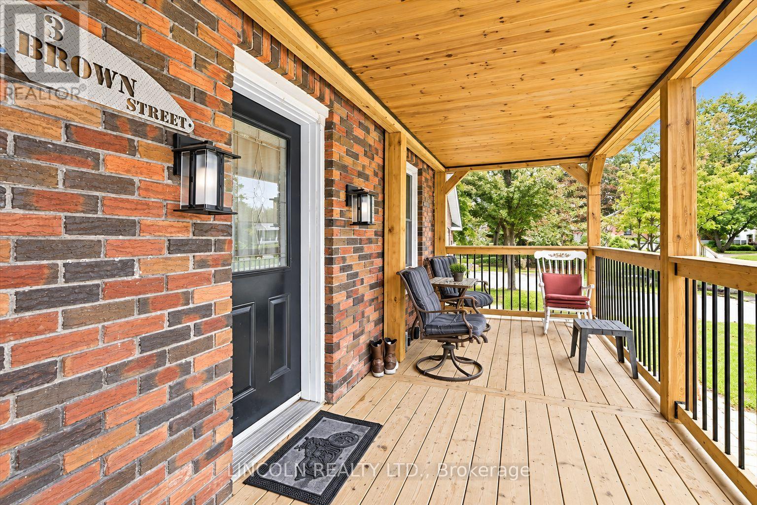 3 Brown Street, Clarington, Ontario  L1C 2P7 - Photo 4 - E13751846