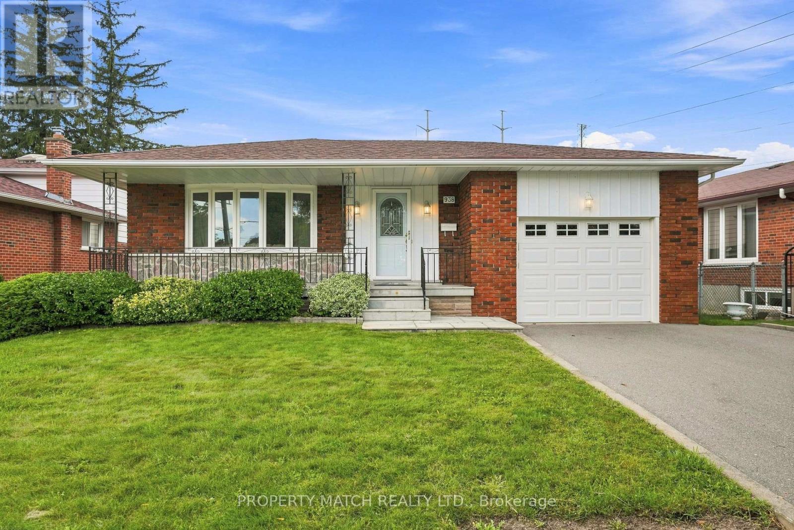 938 Scarborough Golf Club Road, Toronto, Ontario  M1G 1J9 - Photo 1 - E13751868