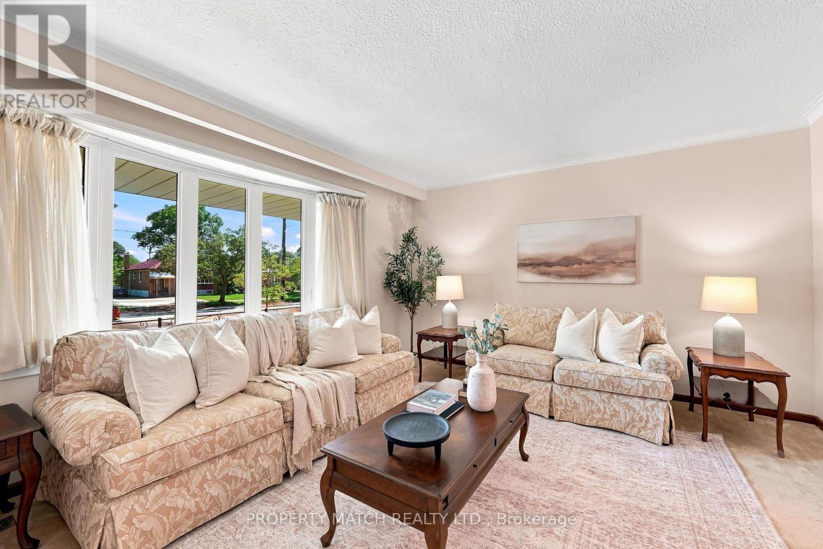 938 Scarborough Golf Club Road, Toronto, Ontario  M1G 1J9 - Photo 2 - E13751868