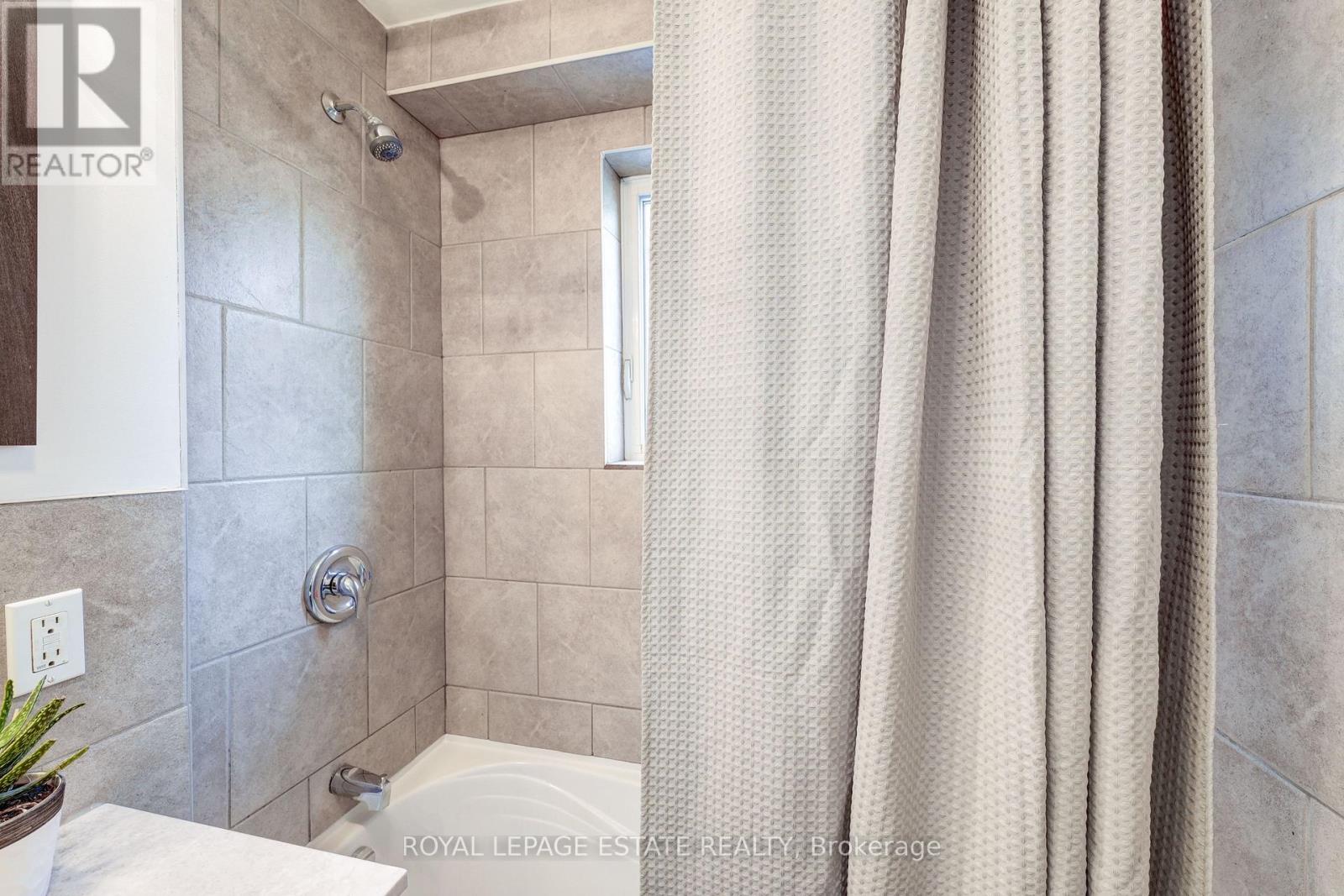 1398 Queen Street E, Toronto, Ontario  M4L 1C9 - Photo 32 - E13751872