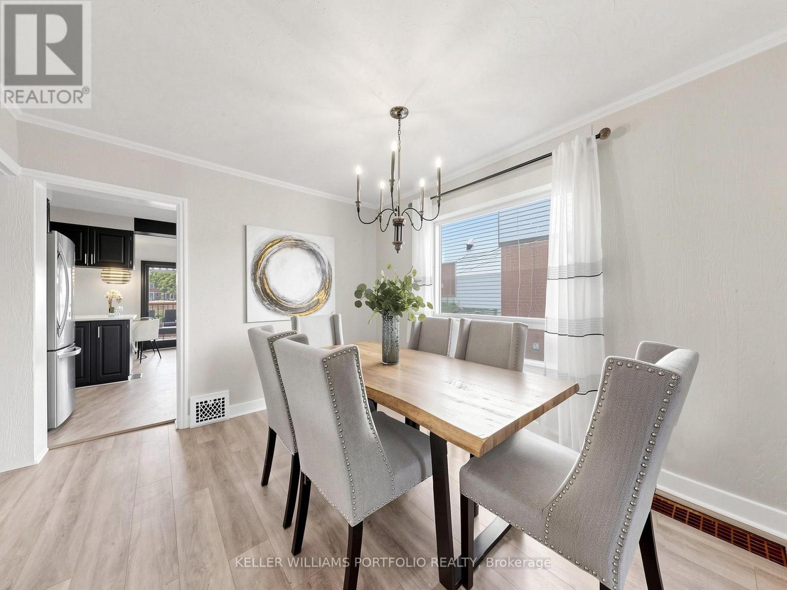 48 Hiltz Avenue, Toronto, Ontario M4L 2N5 - Photo 11 - E13751906