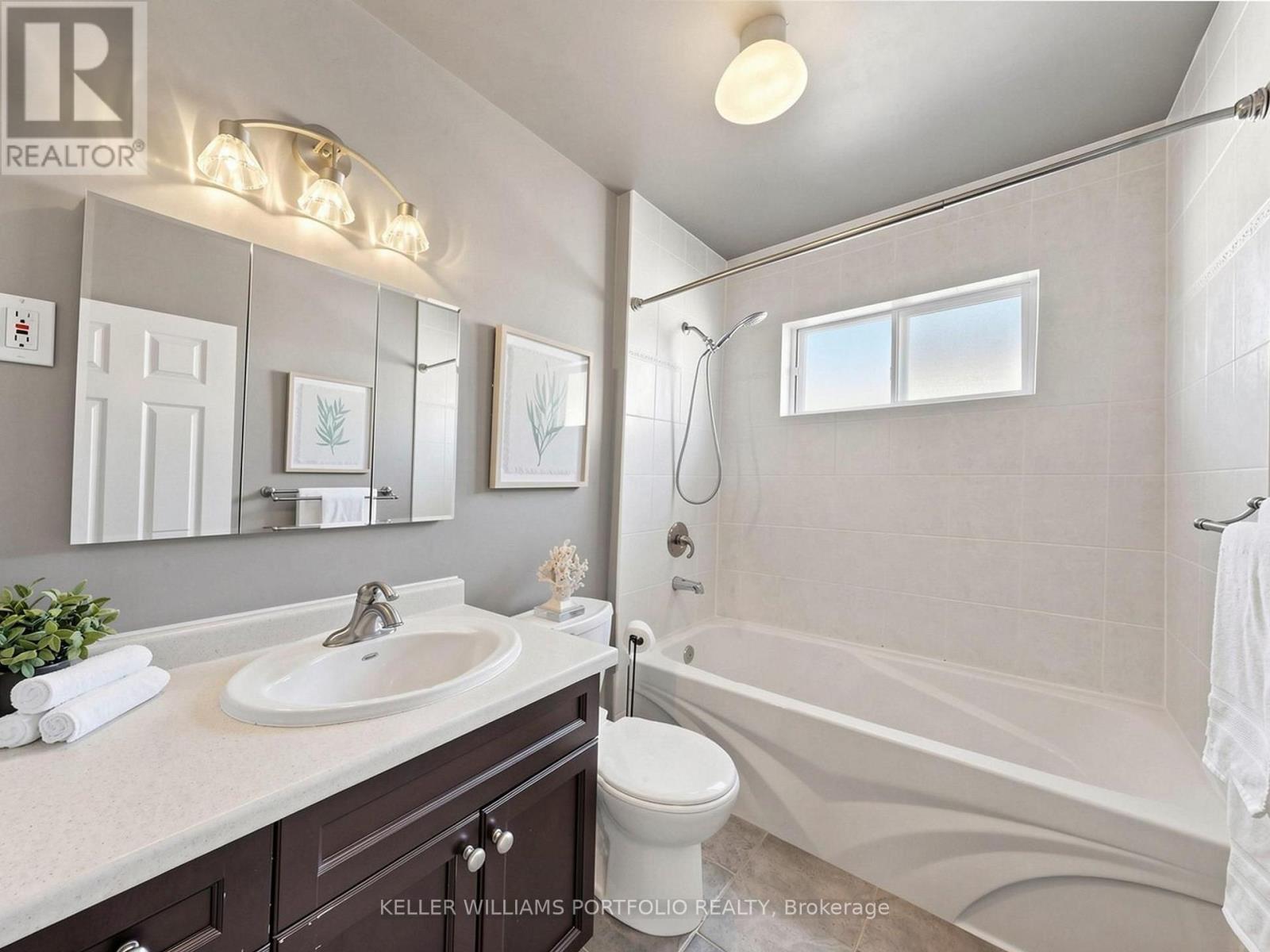 48 Hiltz Avenue, Toronto, Ontario M4L 2N5 - Photo 28 - E13751906