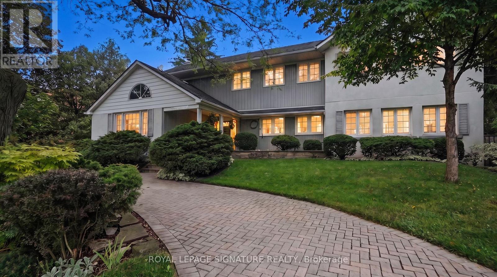 8 Windy Ridge Drive, Toronto, Ontario  M1M 1H5 - Photo 3 - E13751974