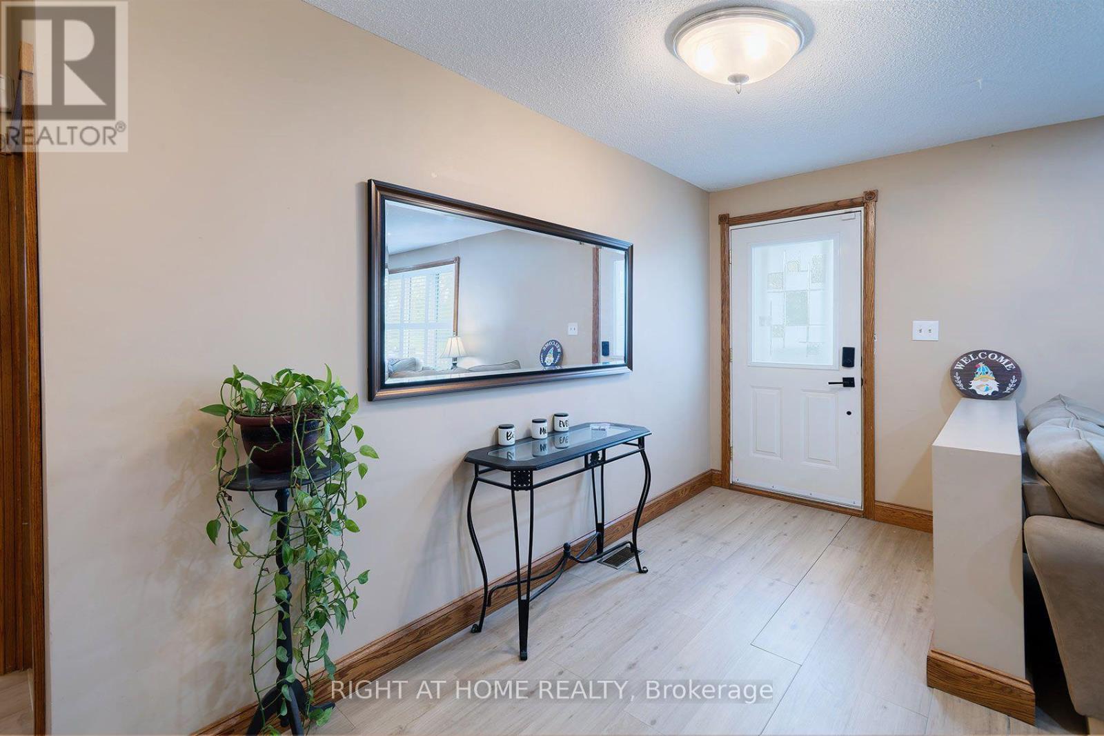 511 Woodcrest Avenue, Oshawa, Ontario  L1J 2T7 - Photo 6 - E13752020