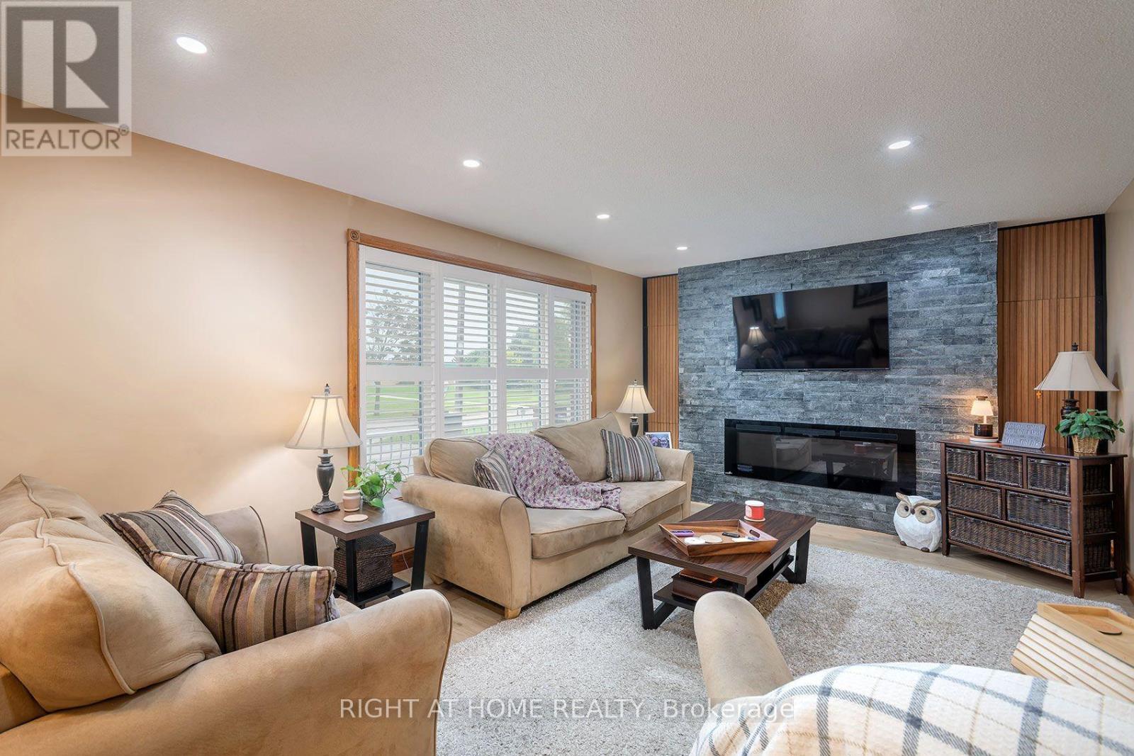 511 Woodcrest Avenue, Oshawa, Ontario  L1J 2T7 - Photo 7 - E13752020