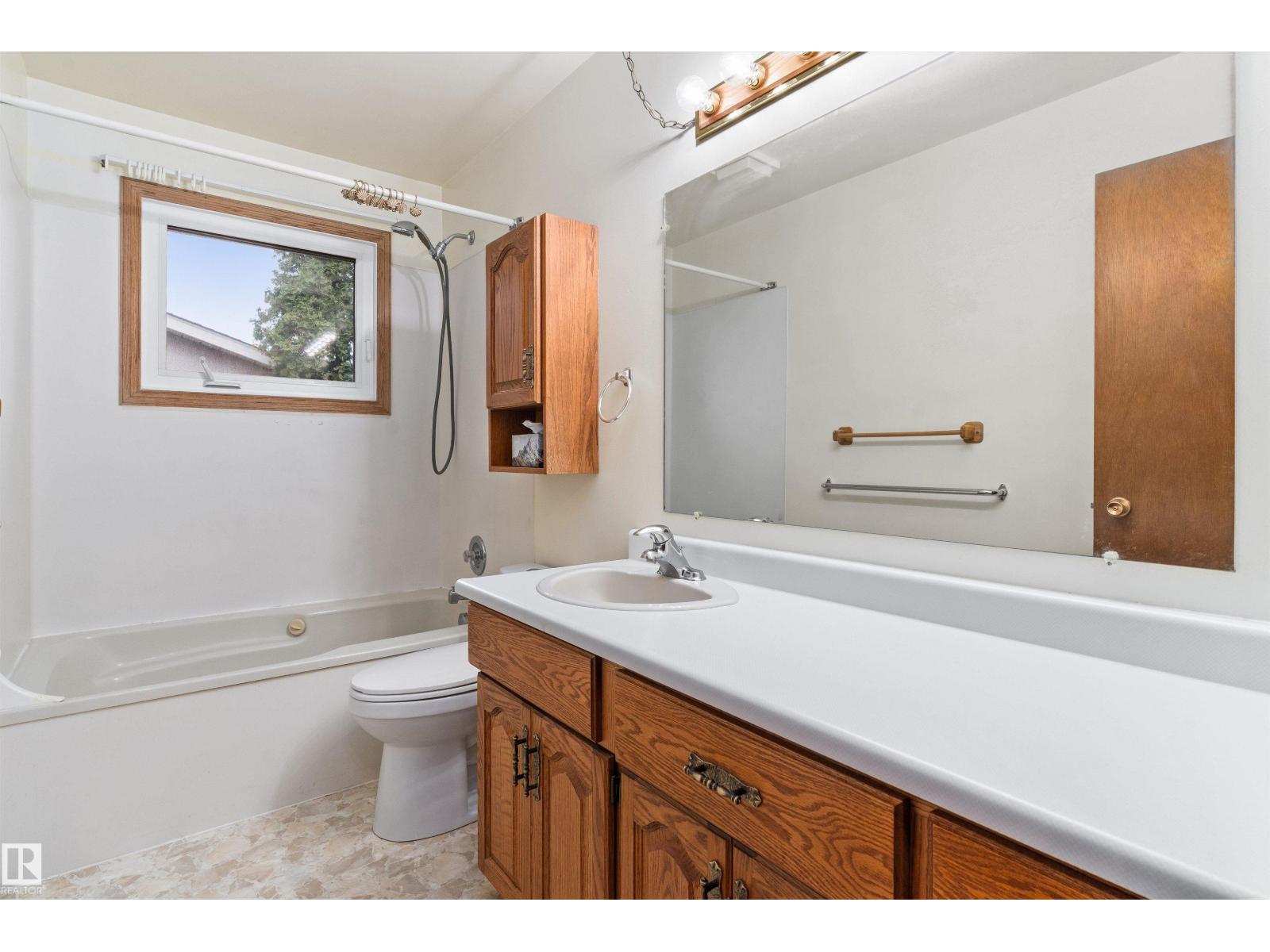 8827 138 Av NW, Edmonton, Alberta  T5E 2A7 - Photo 3 - E4507486