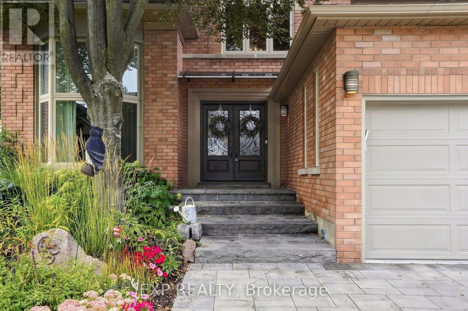 655 Culler Mews, Newmarket, Ontario  L3X 1V8 - Photo 3 - N13751862