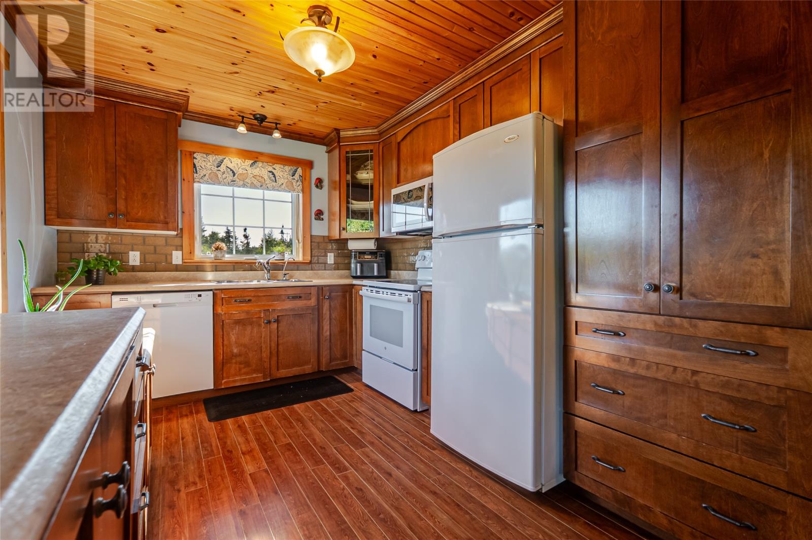 553 Beachy Cove Road, Tors Cove — photo 16