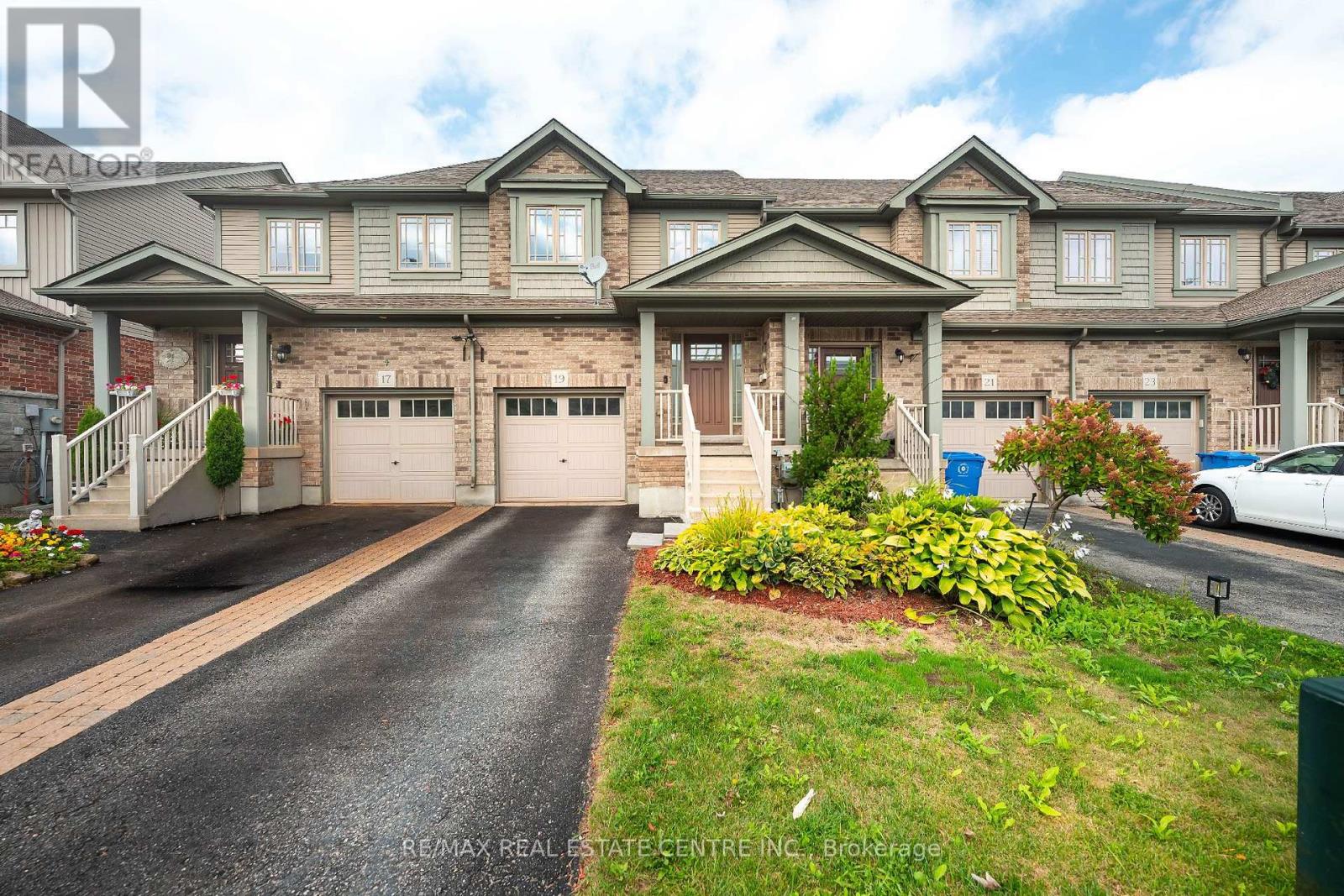 19 Laverty Crescent, Orangeville, Ontario L9W 6T1 - Photo 1 - W13751840