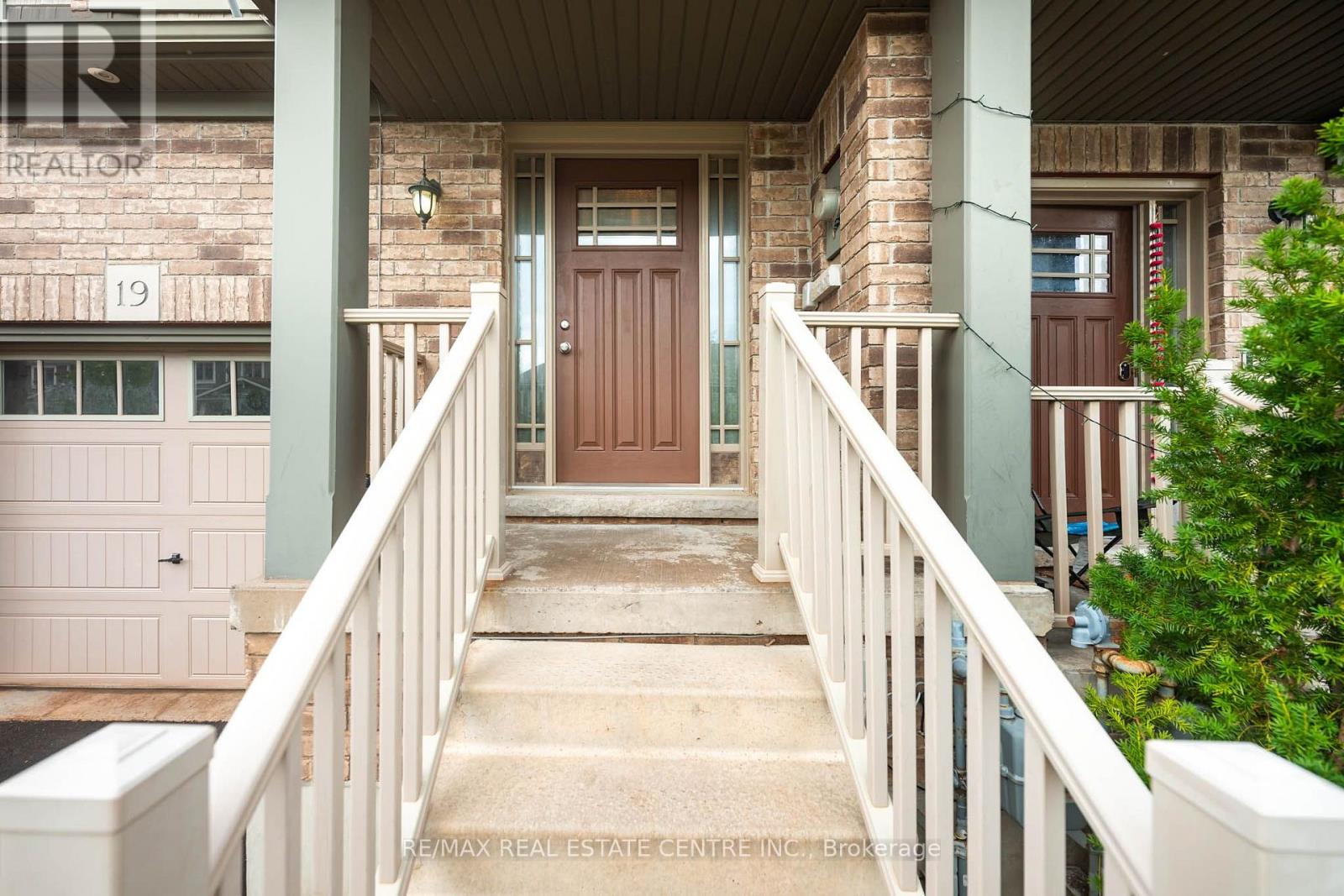 19 Laverty Crescent, Orangeville, Ontario L9W 6T1 - Photo 2 - W13751840