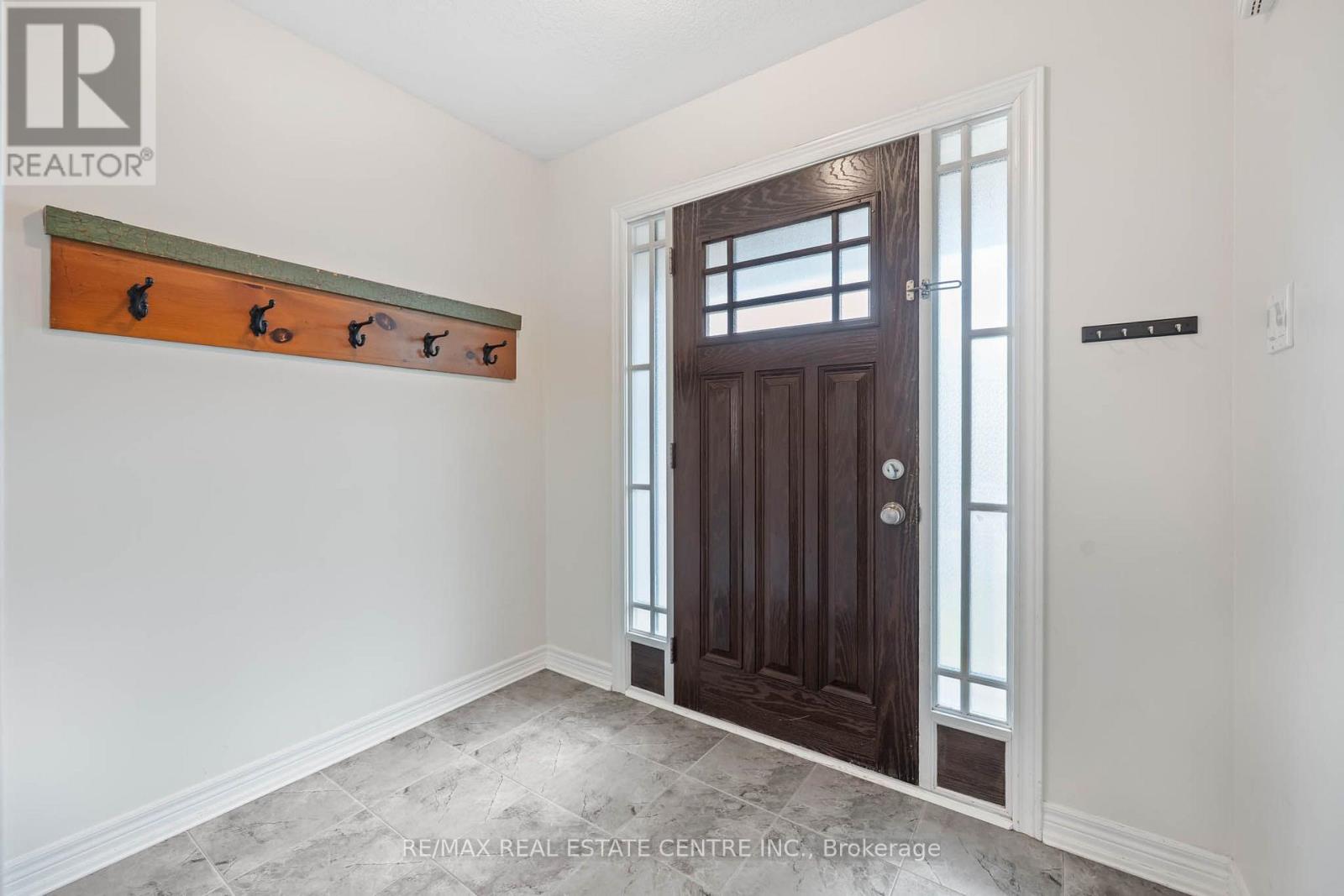 19 Laverty Crescent, Orangeville, Ontario L9W 6T1 - Photo 3 - W13751840