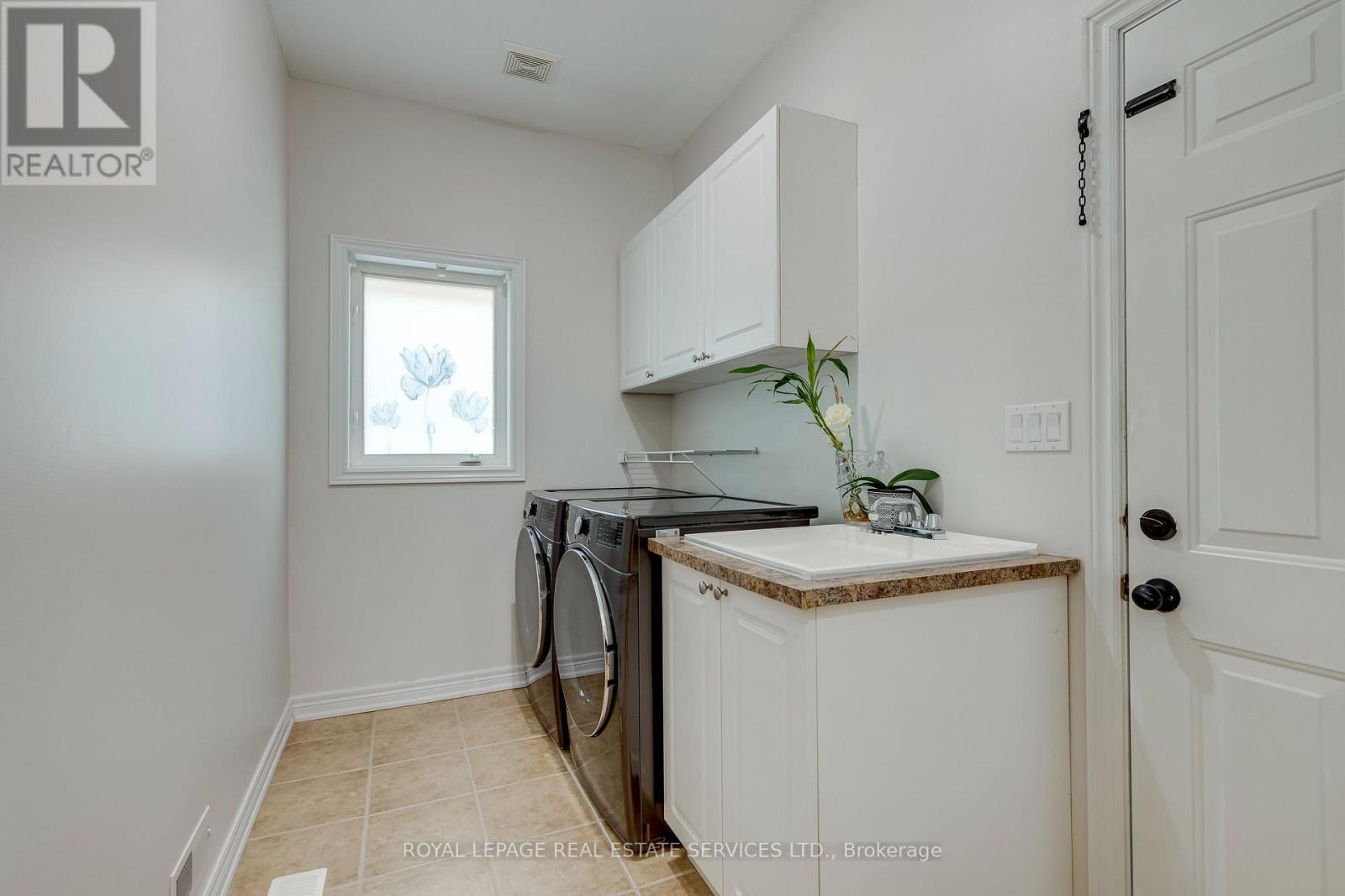 2346 Salcome Drive, Oakville, Ontario  L6H 7N3 - Photo 18 - W13751842