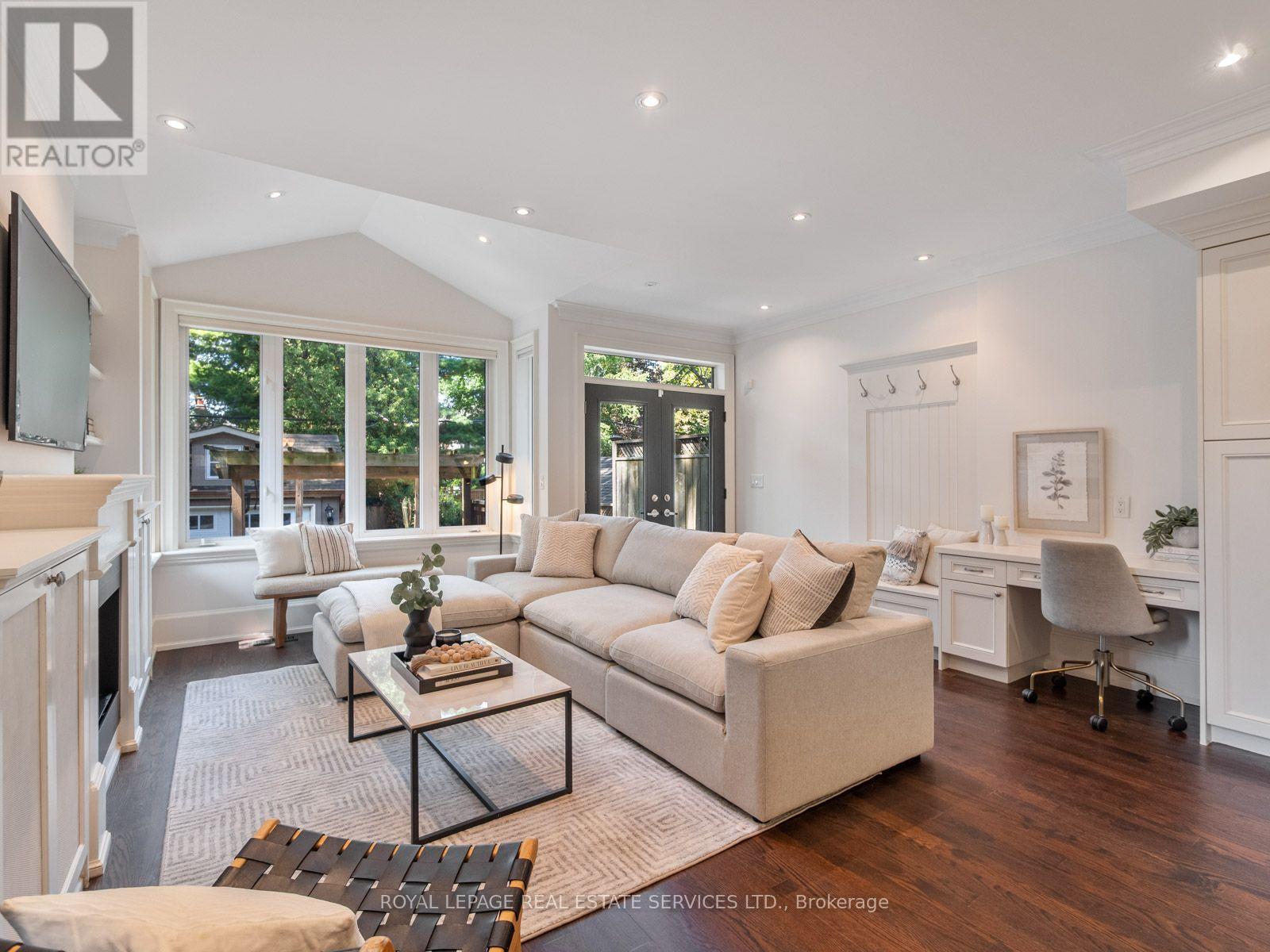 330 Willard Avenue, Toronto, Ontario M6S 3R2 - Photo 10 - W13751972