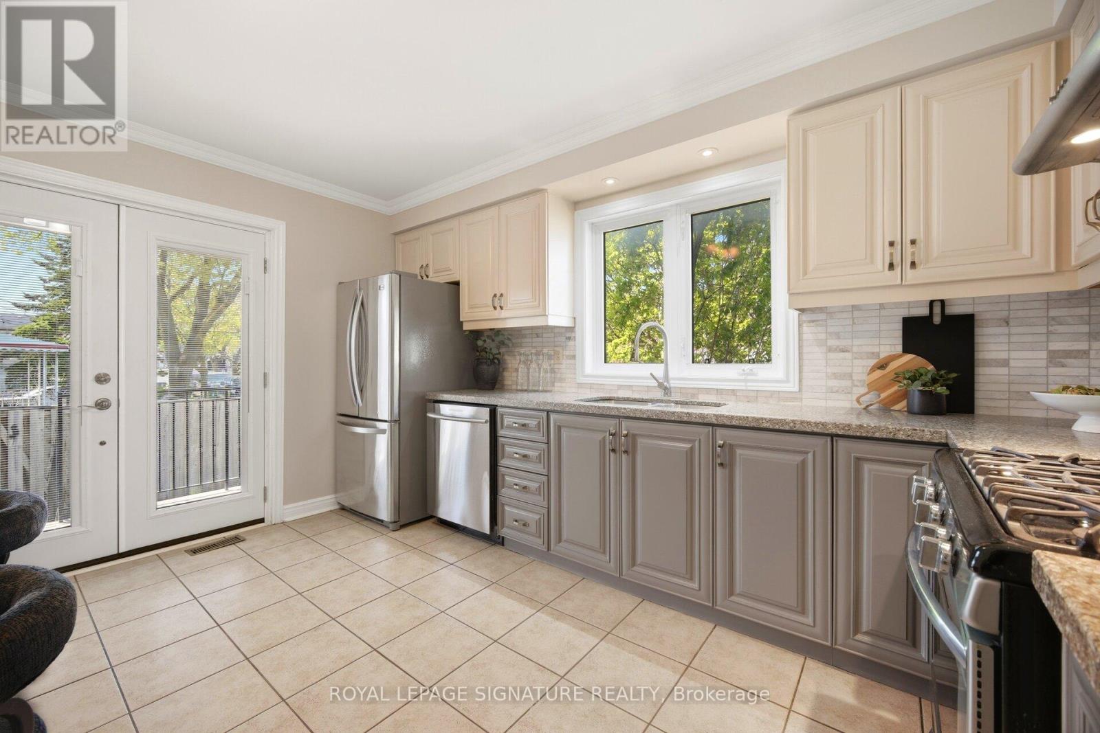189 Aileen Avenue, Toronto, Ontario M6M 1G1 - Photo 17 - W13751976
