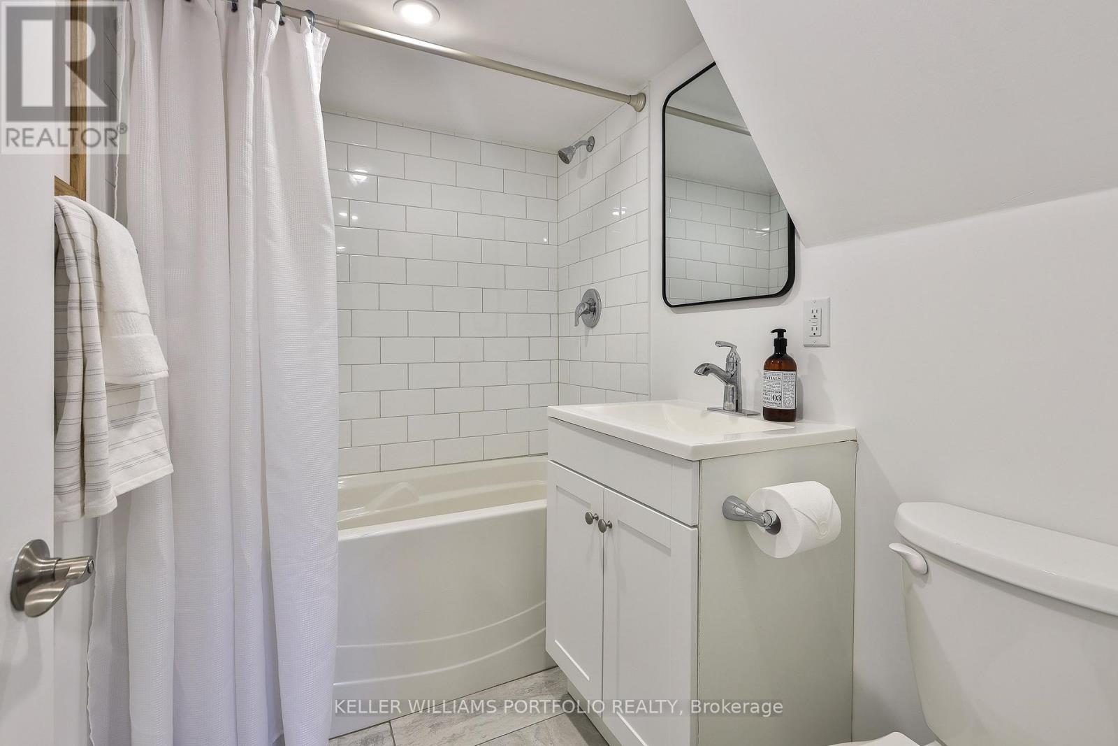 40 Aileen Avenue, Toronto, Ontario M6M 1E6 - Photo 16 - W13751980