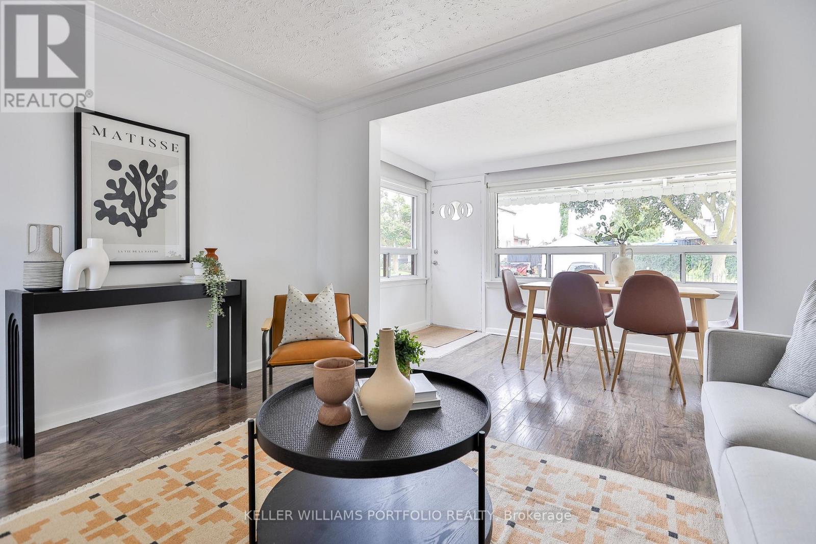 40 Aileen Avenue, Toronto, Ontario M6M 1E6 - Photo 3 - W13751980
