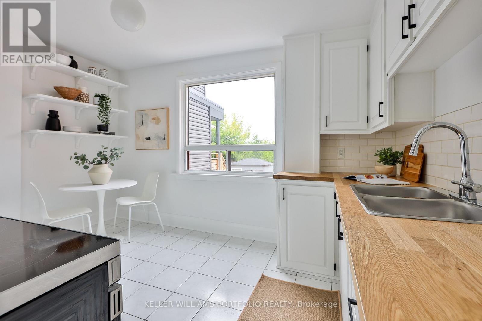 40 Aileen Avenue, Toronto, Ontario M6M 1E6 - Photo 6 - W13751980