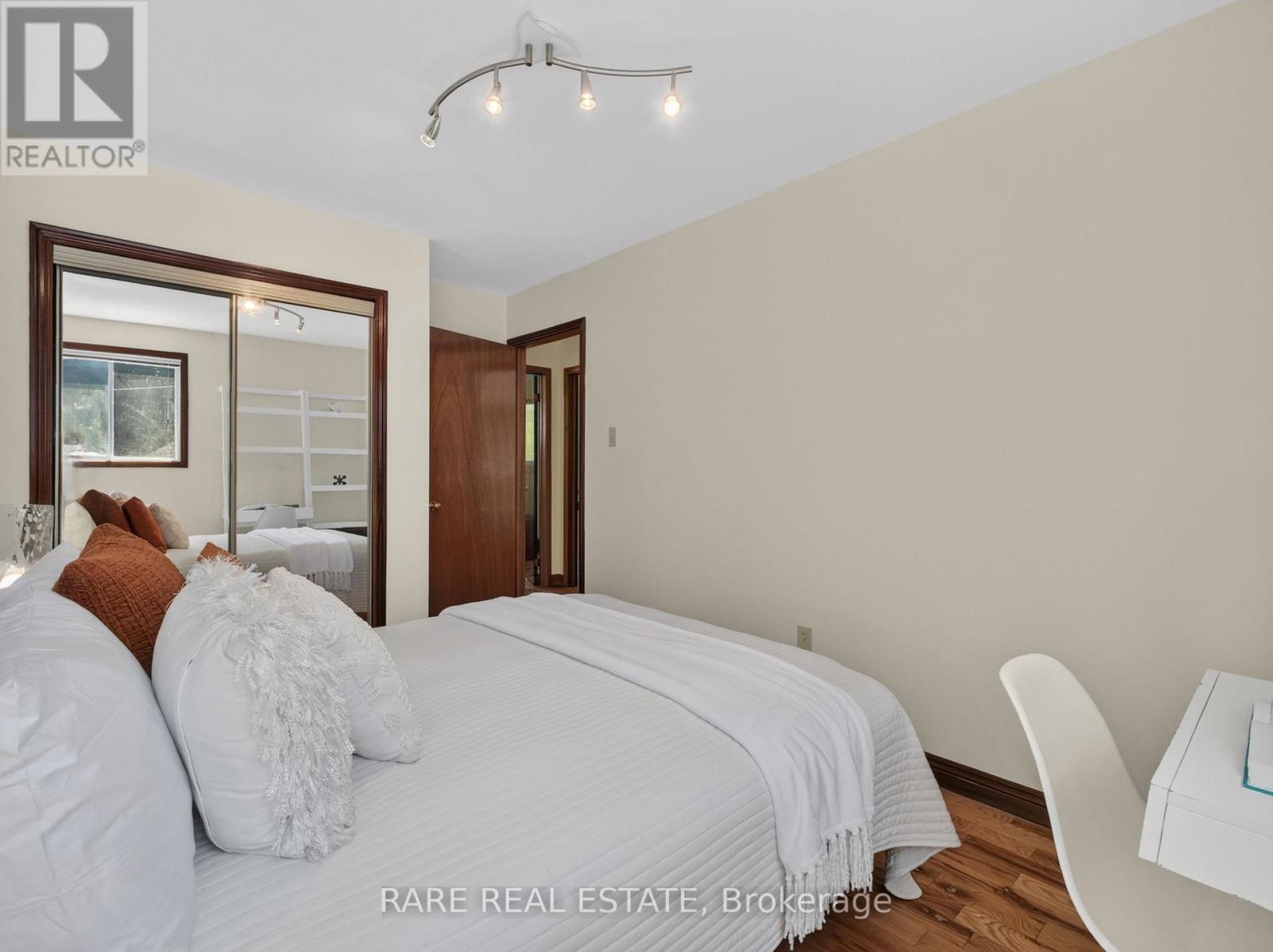 12 Kentroyal Drive, Toronto, Ontario M9P 2M8 - Photo 19 - W13751992