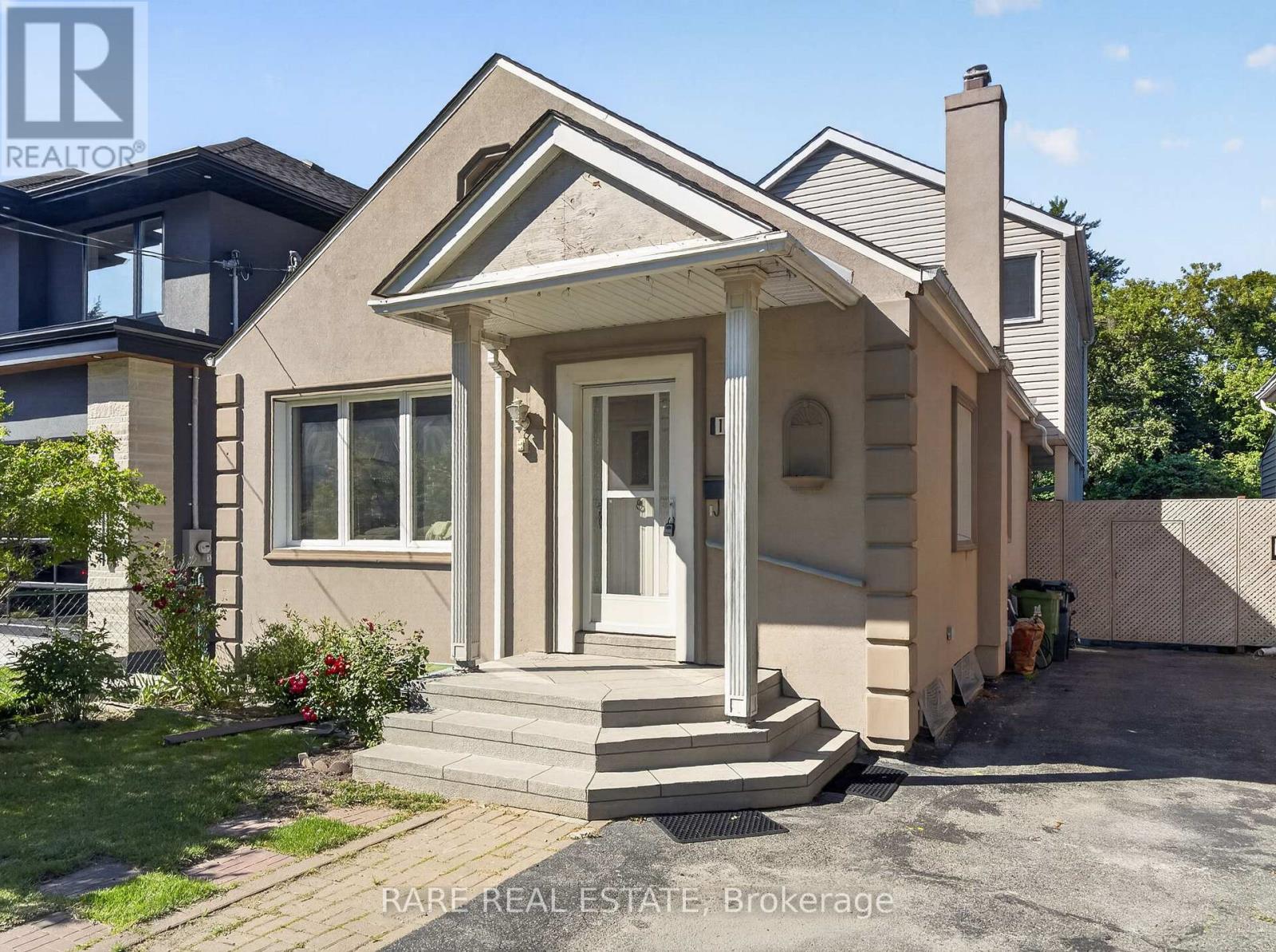 12 Kentroyal Drive, Toronto, Ontario M9P 2M8 - Photo 2 - W13751992