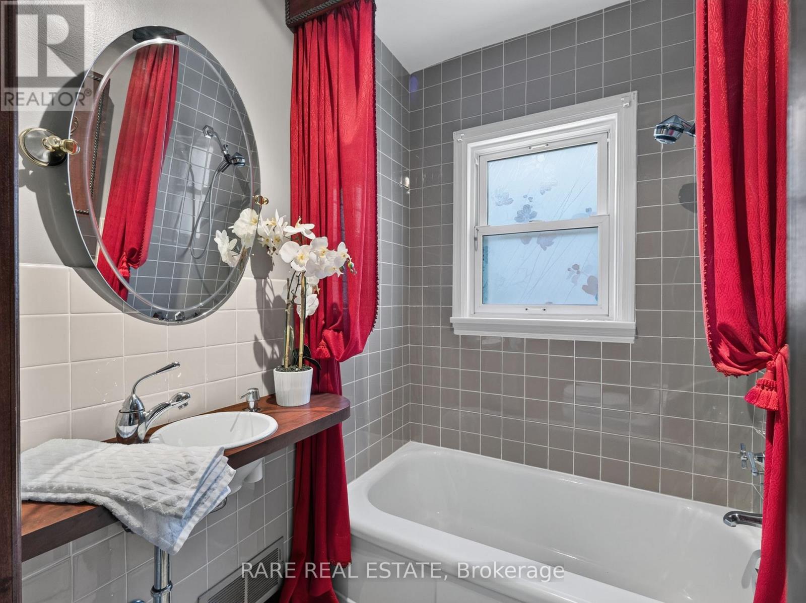12 Kentroyal Drive, Toronto, Ontario M9P 2M8 - Photo 26 - W13751992