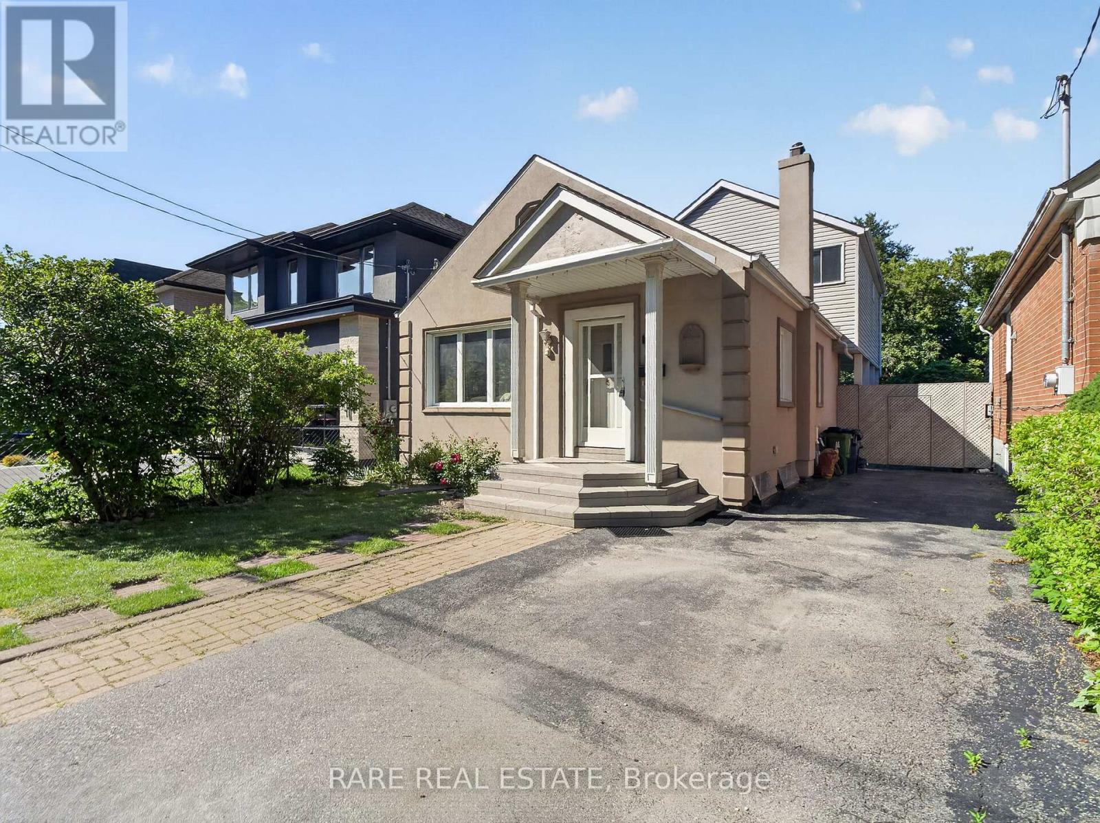12 Kentroyal Drive, Toronto, Ontario M9P 2M8 - Photo 37 - W13751992