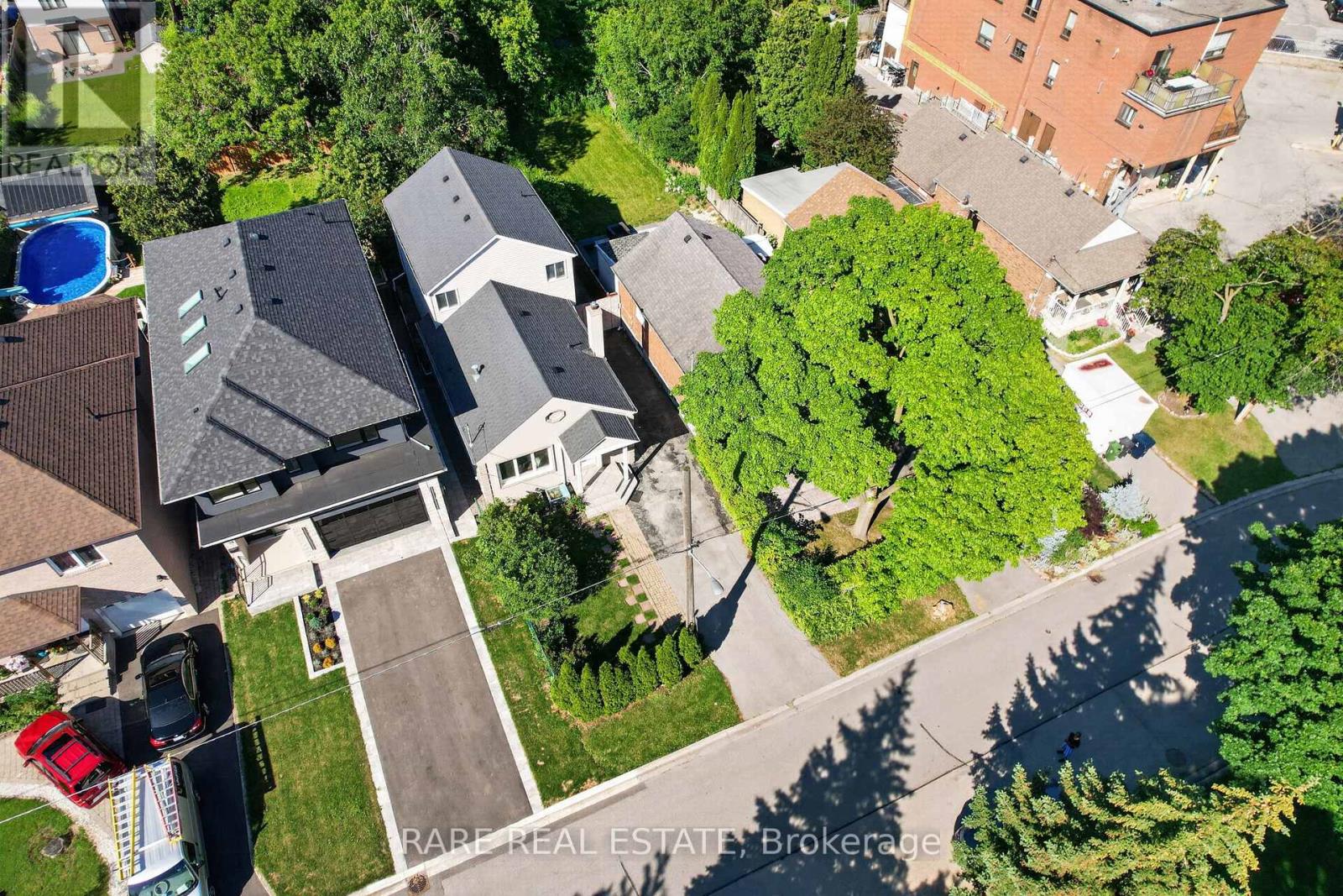 12 Kentroyal Drive, Toronto, Ontario M9P 2M8 - Photo 38 - W13751992