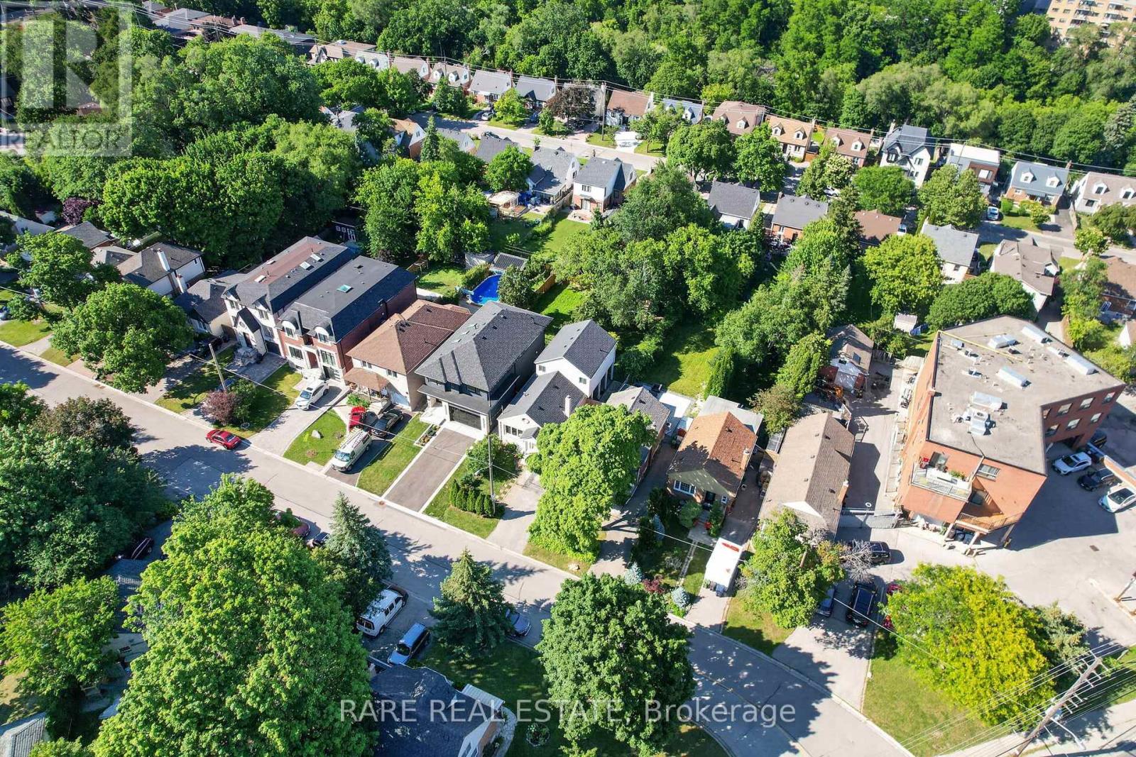 12 Kentroyal Drive, Toronto, Ontario M9P 2M8 - Photo 39 - W13751992