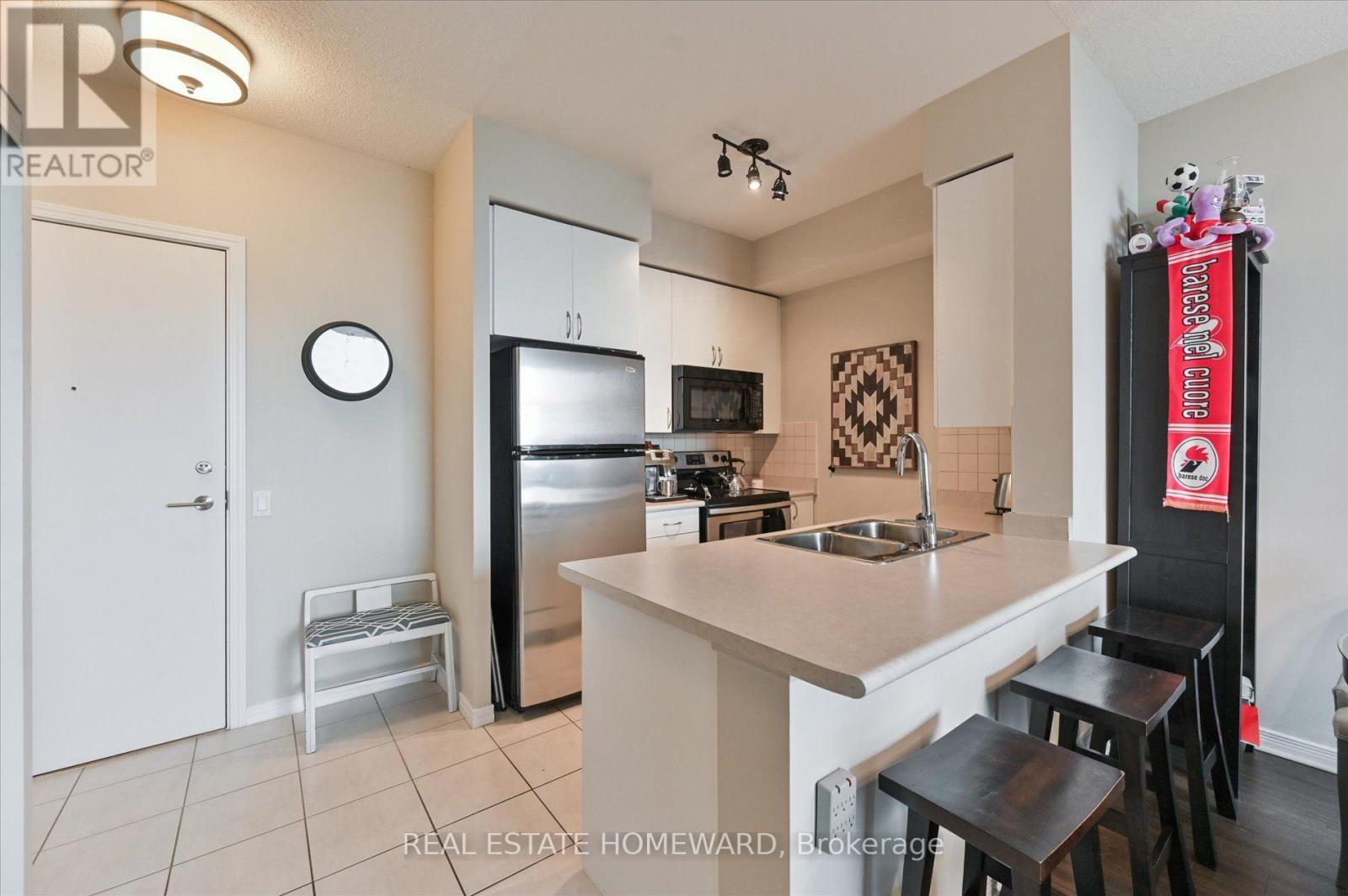 1911 - 60 Heintzman Street, Toronto, Ontario  M6P 5A1 - Photo 9 - W13752058