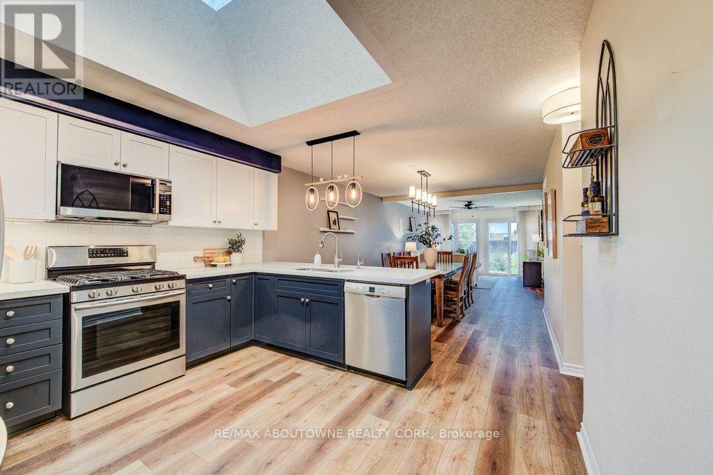 12 Brock Street, Guelph, Ontario  N1L 0E3 - Photo 2 - X13751890