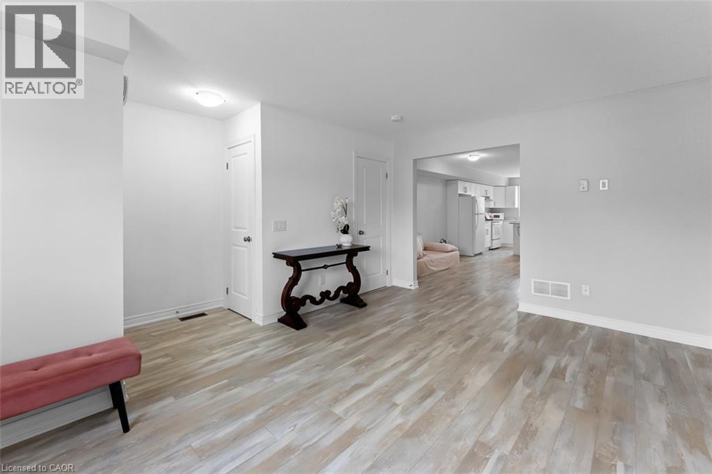 7768 Ascot Circle Unit# 86, Niagara Falls, Ontario  L2H 3P9 - Photo 3 - 40860237