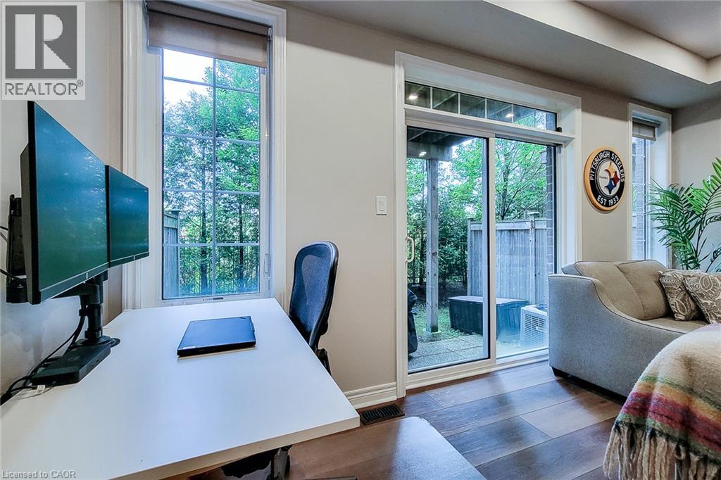 257 Parkside Drive Unit# 16, Waterdown, Ontario  L8B 0W5 - Photo 11 - 40860049