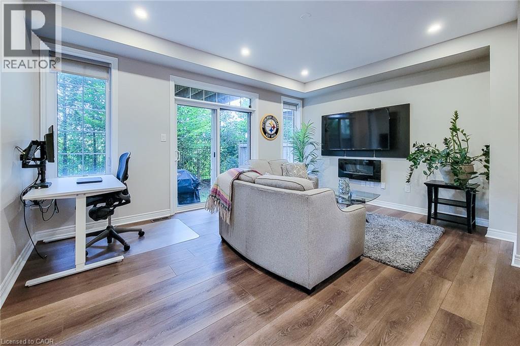 257 Parkside Drive Unit# 16, Waterdown, Ontario  L8B 0W5 - Photo 8 - 40860049