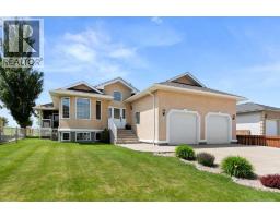 18 Riverview Drive SE, Redcliff, Alberta