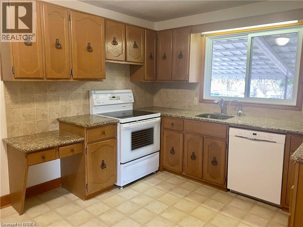 8 Sterling Street, Brantford, Ontario  N3T 4B1 - Photo 11 - 40861068