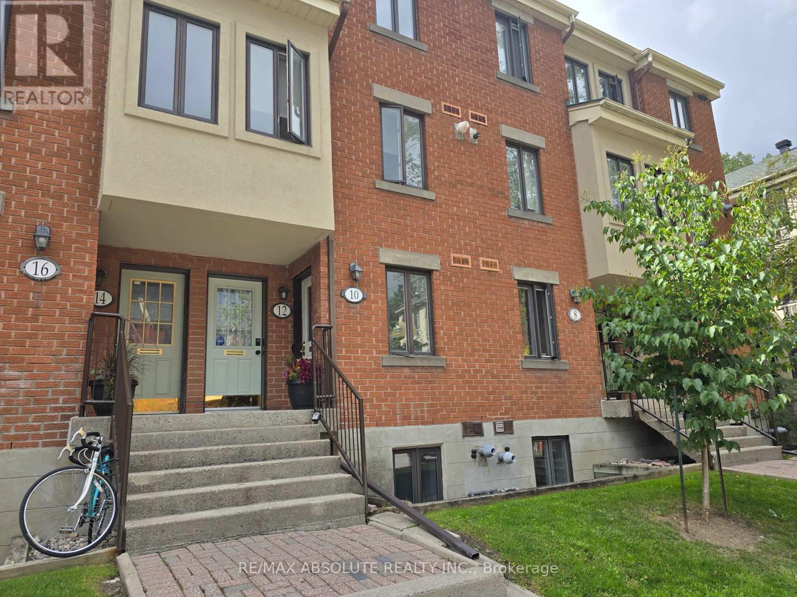 10 Crispin Private, Ottawa, Ontario  K1K 4H5 - Photo 1 - X13752128