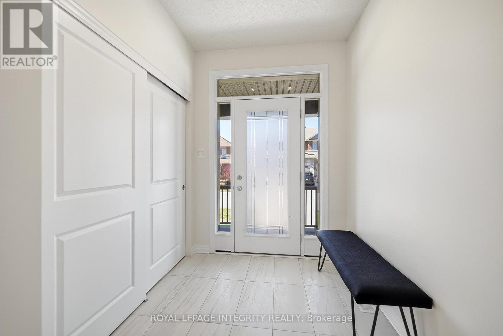 256 Gossamer Street, Ottawa, Ontario  K1W 0B2 - Photo 3 - X13752206