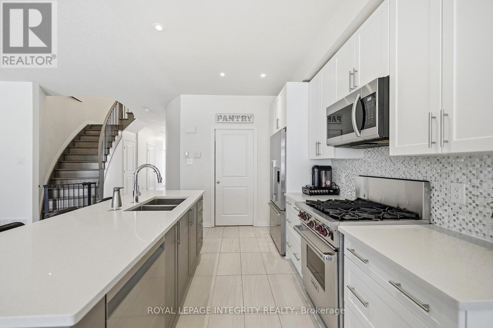 256 Gossamer Street, Ottawa, Ontario  K1W 0B2 - Photo 6 - X13752206