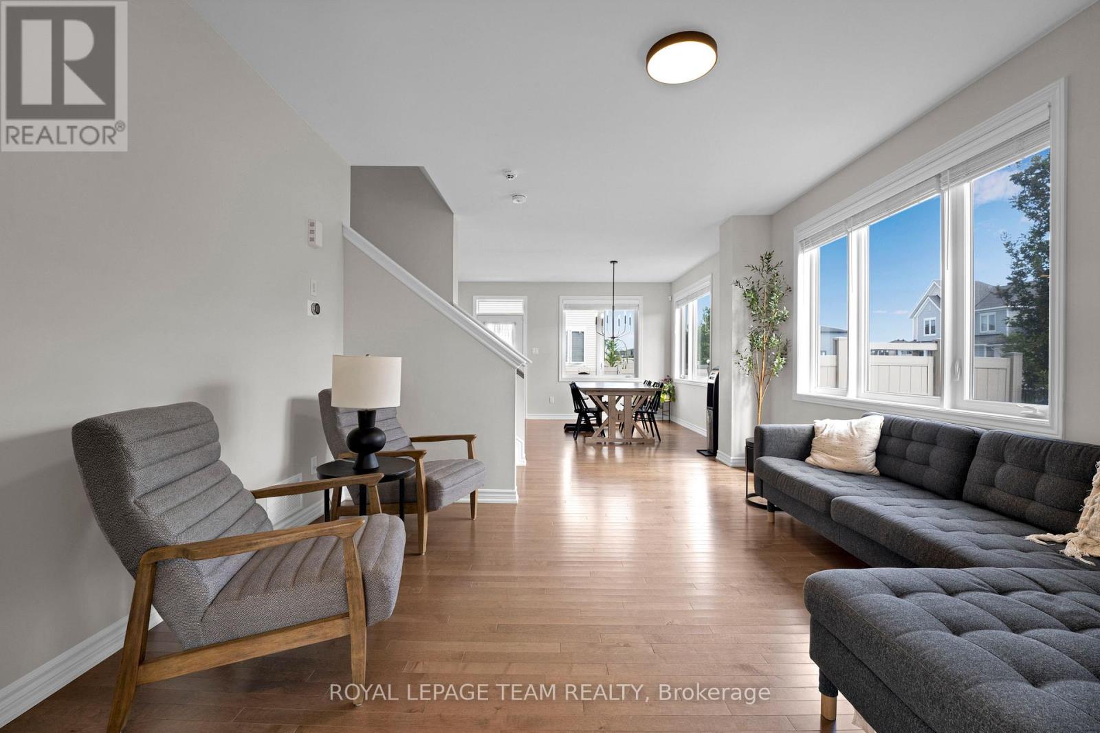 521 Loury Row, Ottawa, Ontario  K1W 0M7 - Photo 4 - X13752234