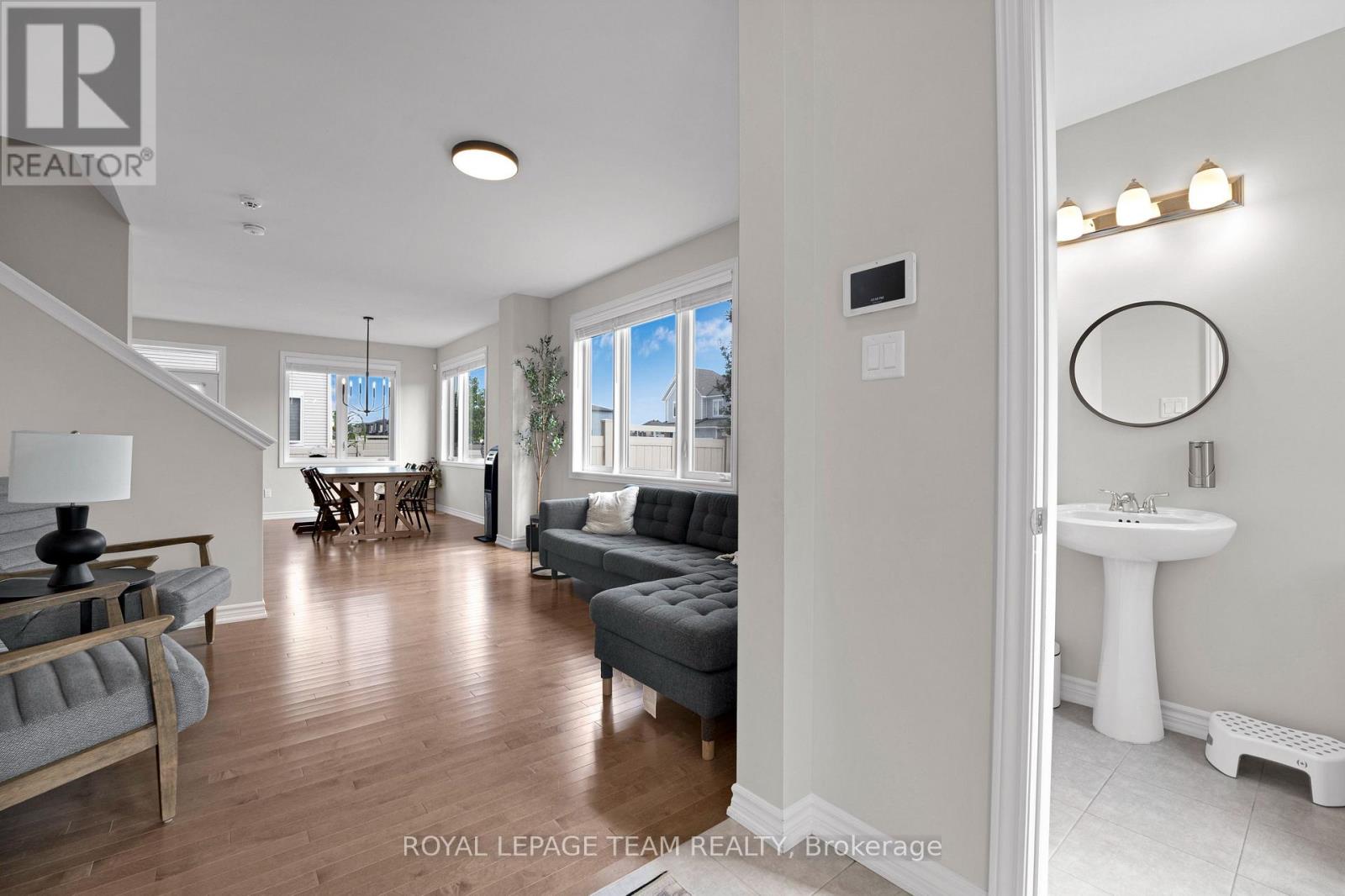 521 Loury Row, Ottawa, Ontario  K1W 0M7 - Photo 5 - X13752234