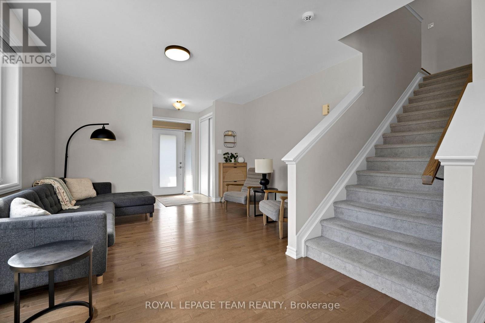 521 Loury Row, Ottawa, Ontario  K1W 0M7 - Photo 8 - X13752234