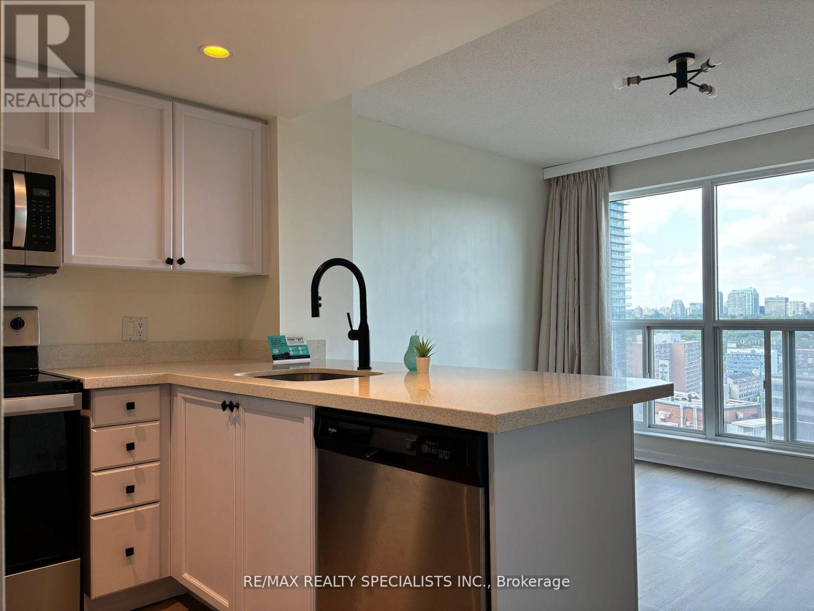 2203 - 8 Park Road, Toronto, Ontario  M4W 3S5 - Photo 4 - C13752130