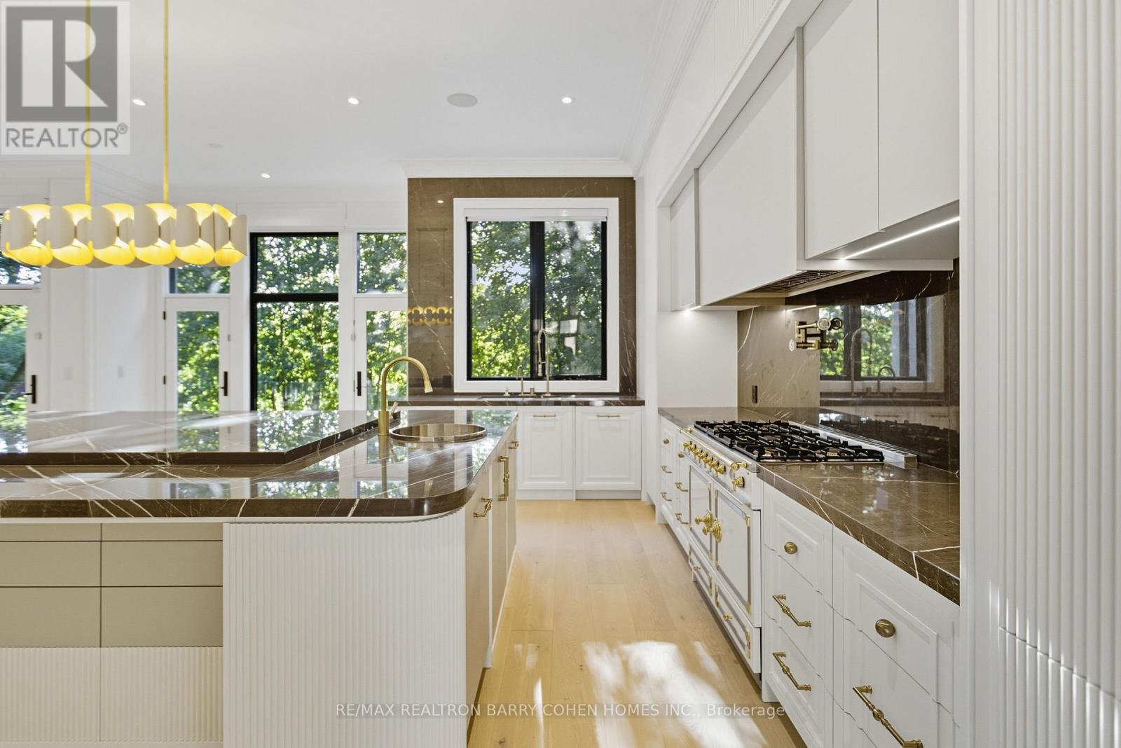 14 Glen Cedar Road, Toronto, Ontario  M6C 3G1 - Photo 10 - C13752164