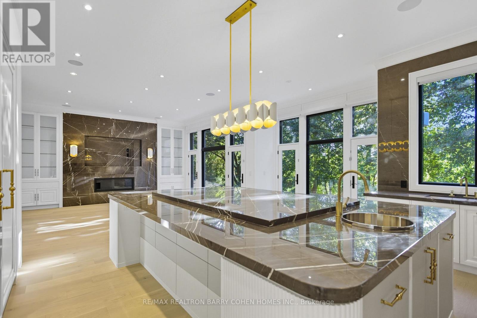 14 Glen Cedar Road, Toronto, Ontario  M6C 3G1 - Photo 11 - C13752164