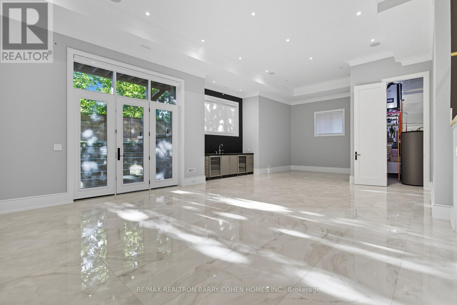 14 Glen Cedar Road, Toronto, Ontario  M6C 3G1 - Photo 23 - C13752164