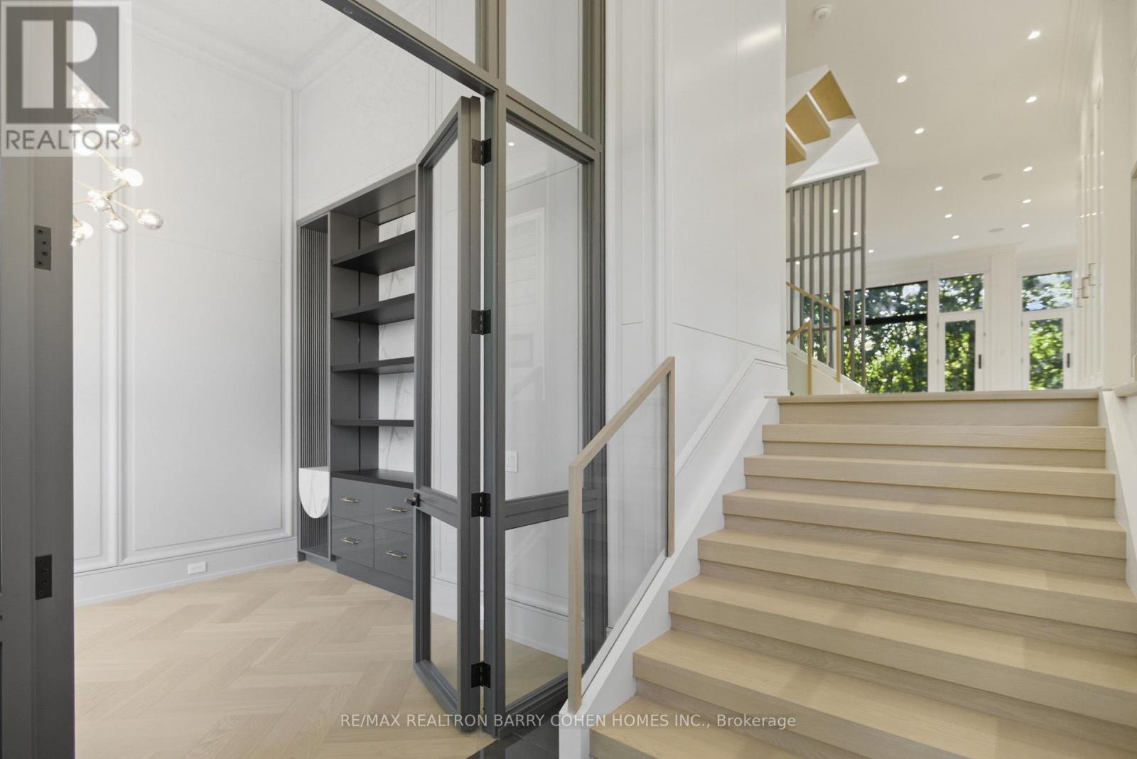 14 Glen Cedar Road, Toronto, Ontario  M6C 3G1 - Photo 3 - C13752164