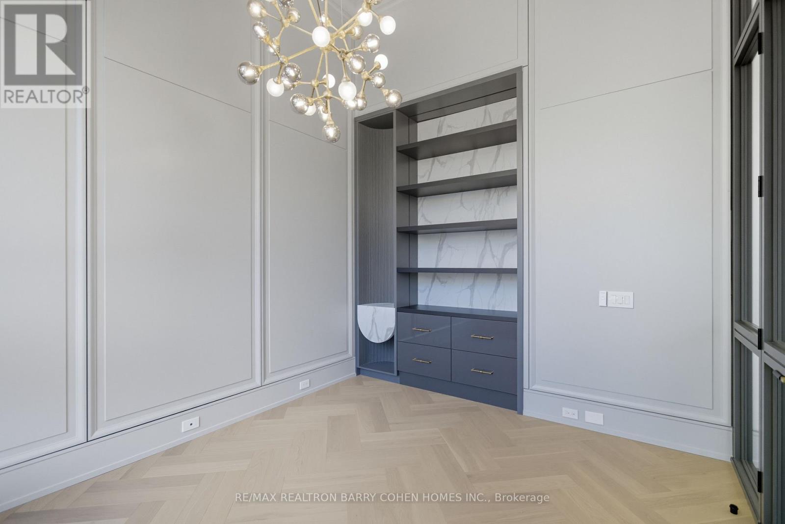 14 Glen Cedar Road, Toronto, Ontario  M6C 3G1 - Photo 4 - C13752164