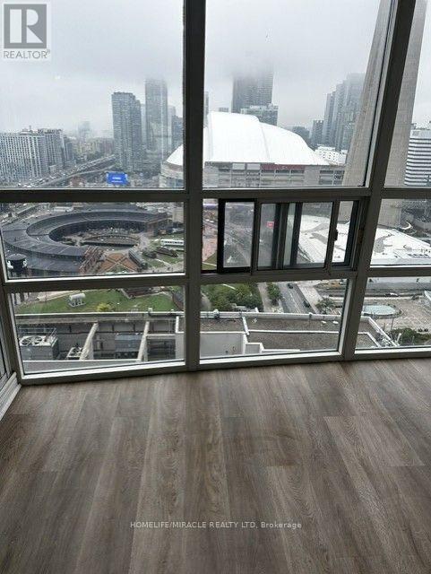 3212 - 30 Grand Trunk Crescent, Toronto, Ontario  M5J 3A4 - Photo 2 - C13752168