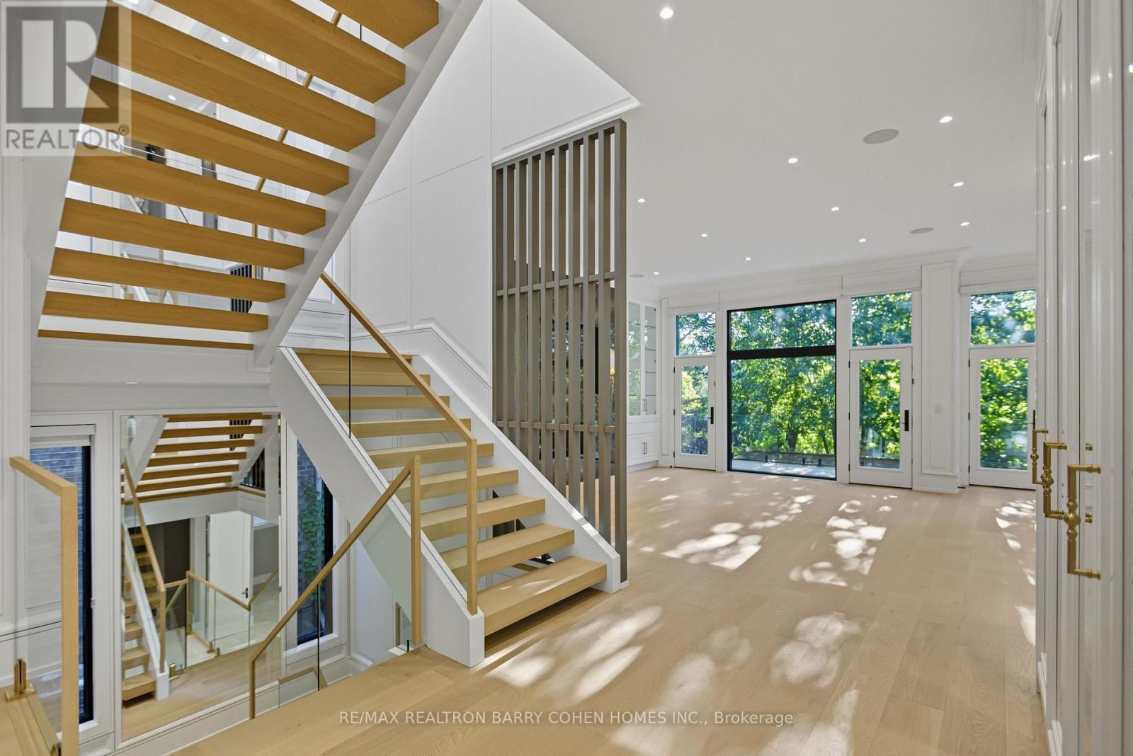 14 Glen Cedar Road, Toronto, Ontario  M6C 3G1 - Photo 14 - C13752188