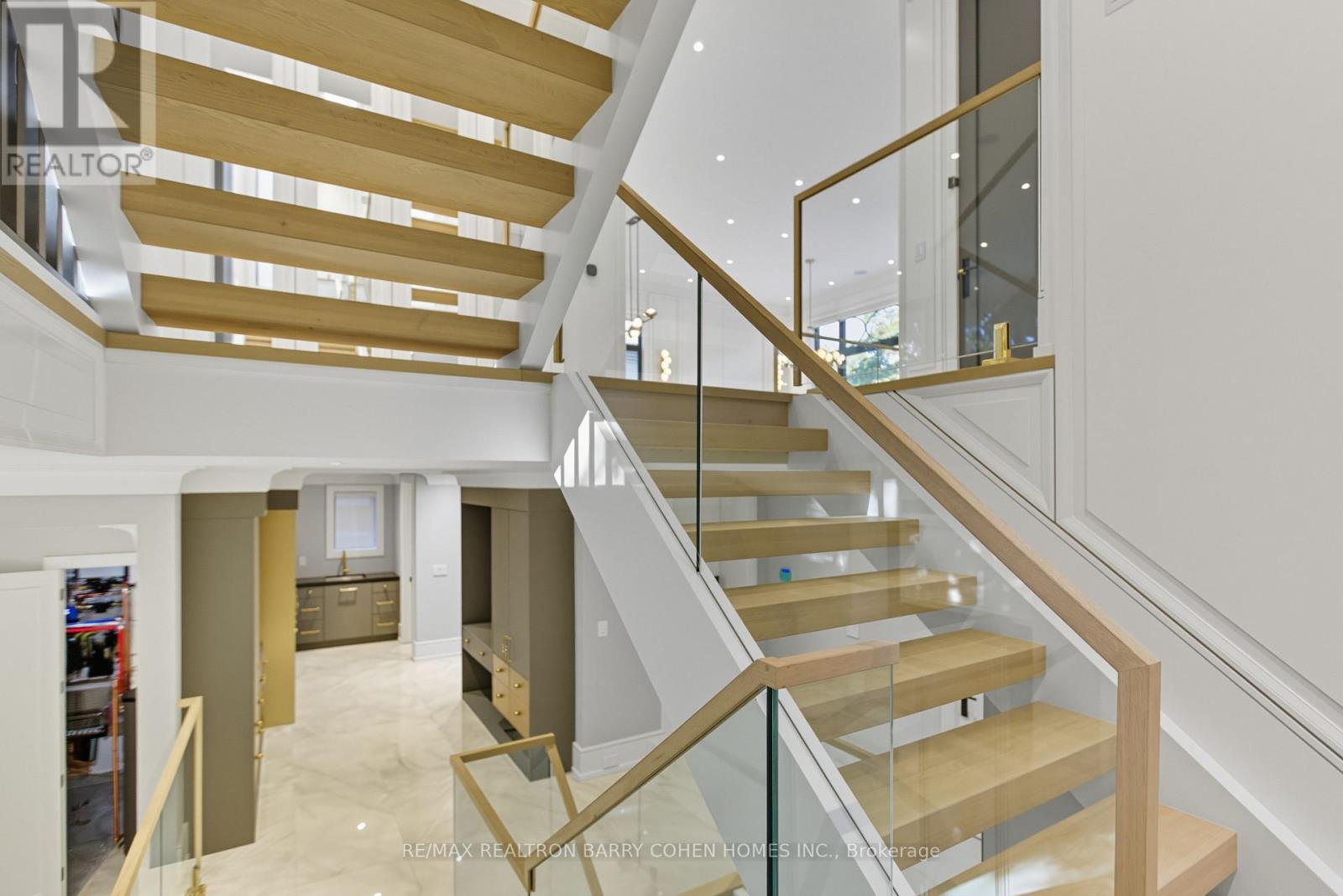 14 Glen Cedar Road, Toronto, Ontario  M6C 3G1 - Photo 18 - C13752188